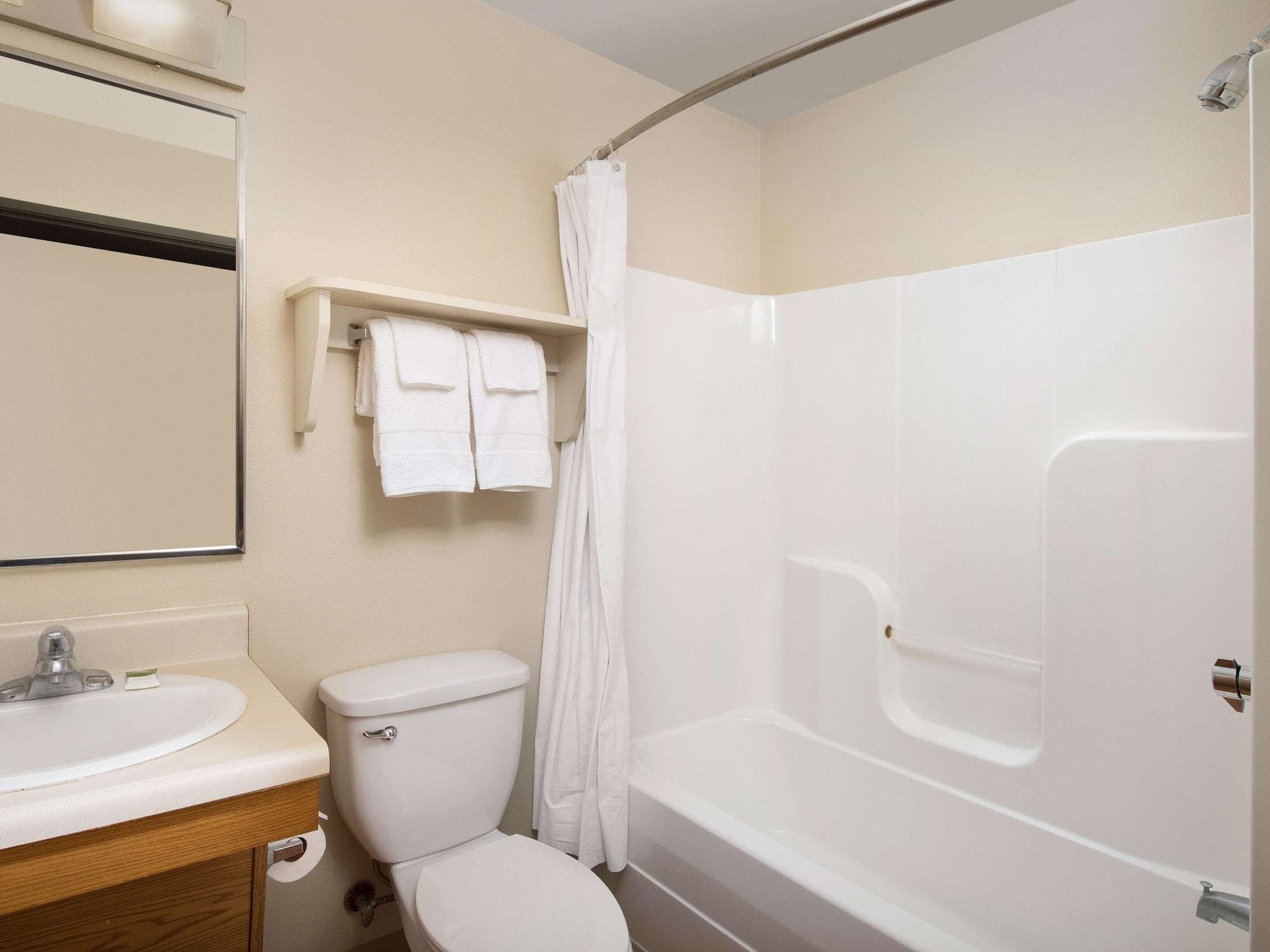 Suburban Studios Watford City Dış mekan fotoğraf