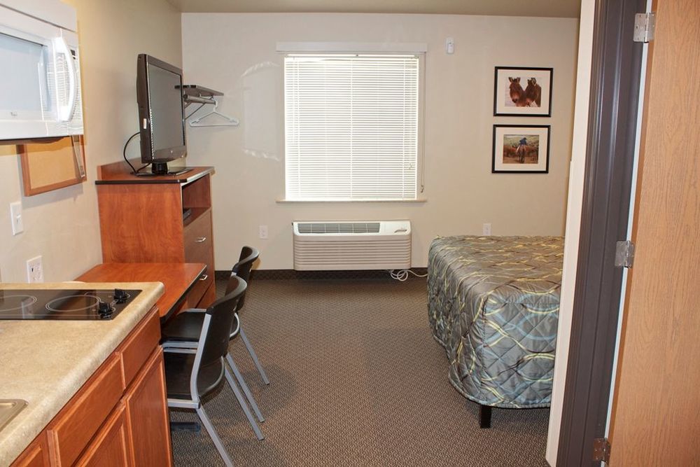 Suburban Studios Watford City Oda fotoğraf